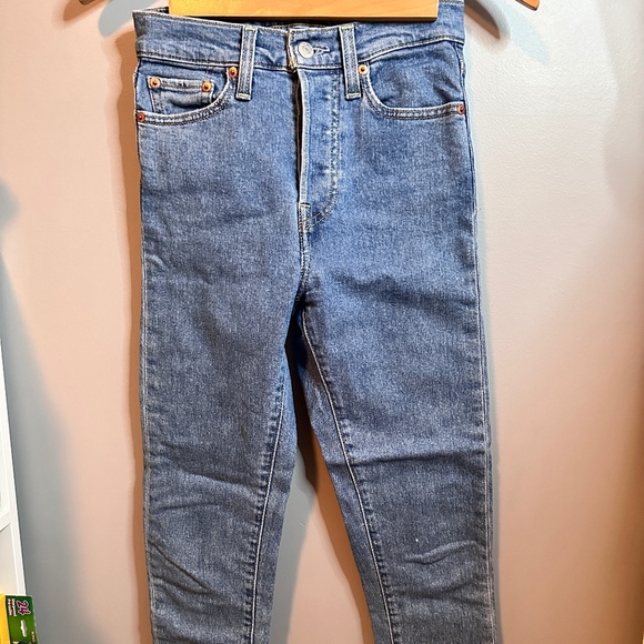 Levi’s cropped skinny jeans - Picture 1 of 4